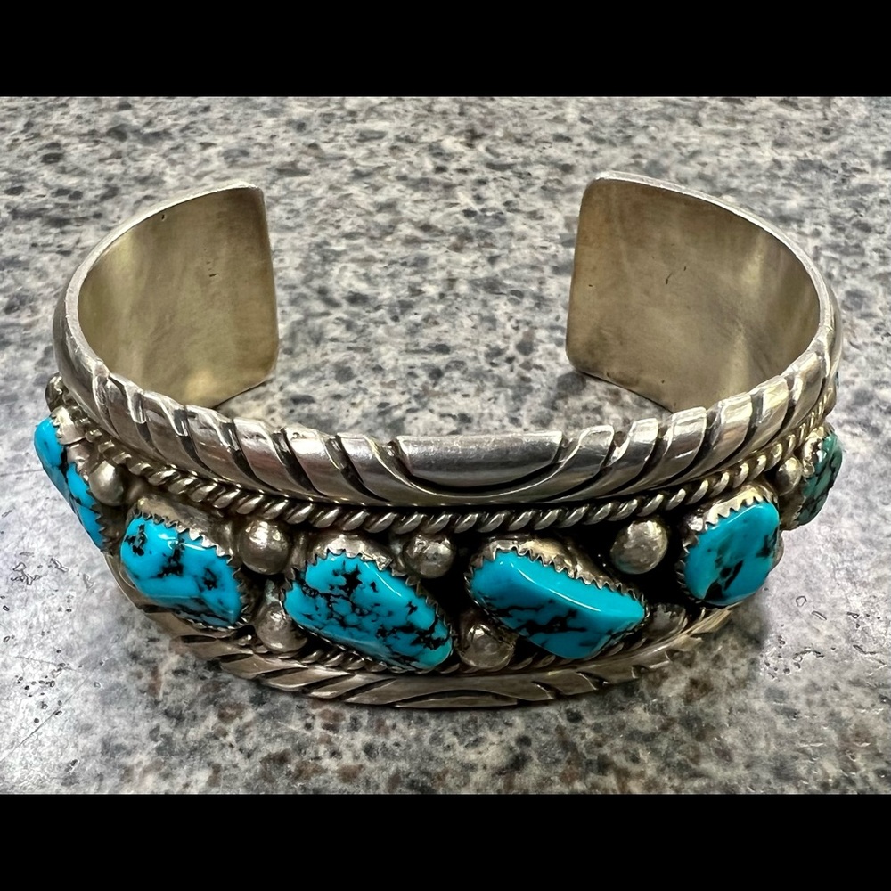 vintage Navajo Black Beauty Turquoise Bracelet